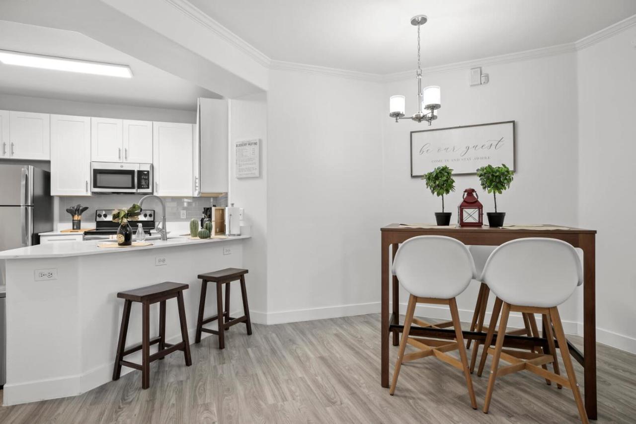 Cozysuites Modern Urban In Historic Glendale Exterior photo